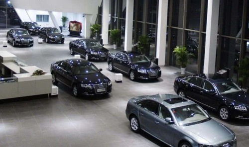 國內(nèi)最大汽車經(jīng)銷商賣地求生，店員工資數(shù)月未發(fā)，行業(yè)危機(jī)凸顯